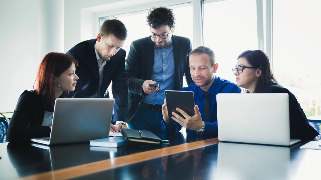 How business ethics and corporate social responsibility shape effective governance How business ethics and corporate social responsibility shape effective governance