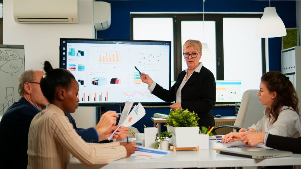 How internal audit enhances effective corporate governance