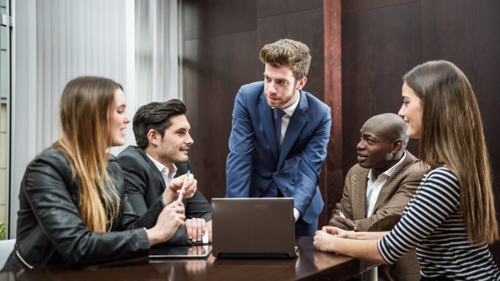 CEO vs Chairman: Key Differences, Roles and Governance Best Practices