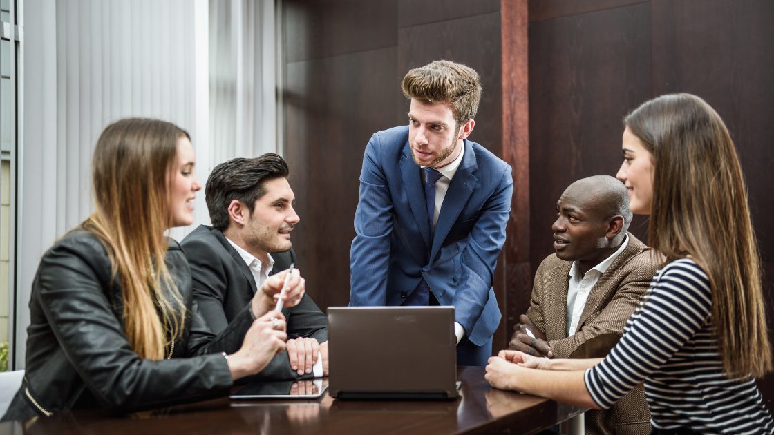 CEO vs Chairman: Key Differences, Roles and Governance Best Practices