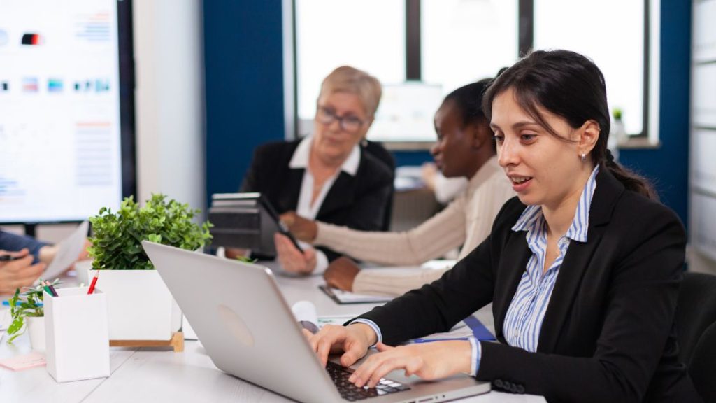 4 Ways to Work More Efficiently With Your Compensation Consultant